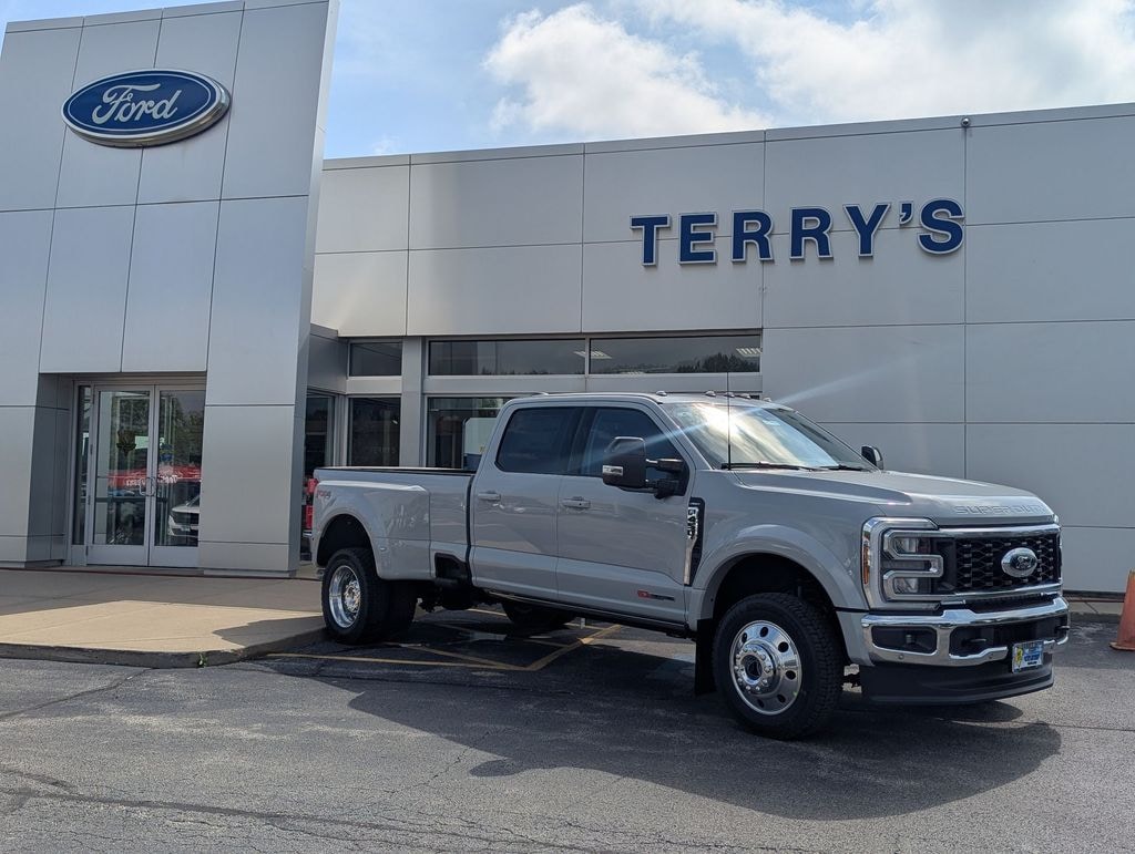 New 2026 Ford F-450 Lariat Truck