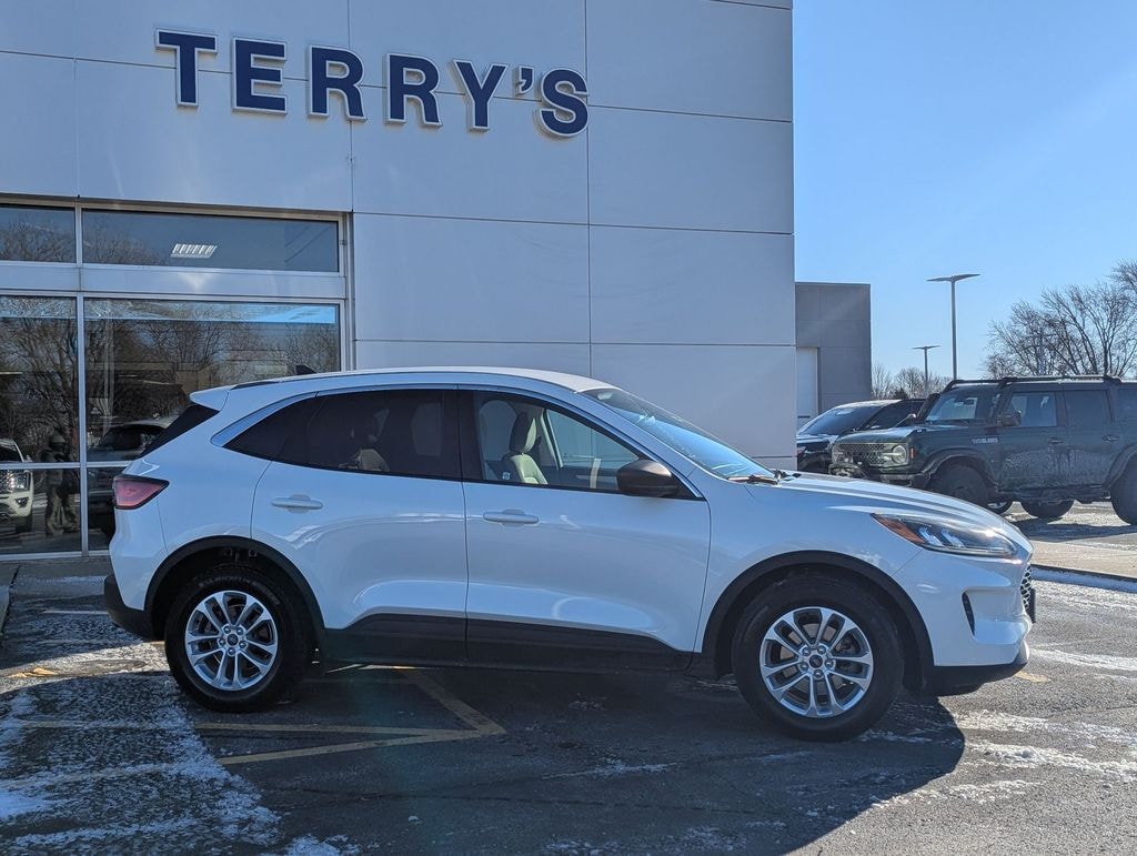 Used 2022 Ford Escape SE SUV