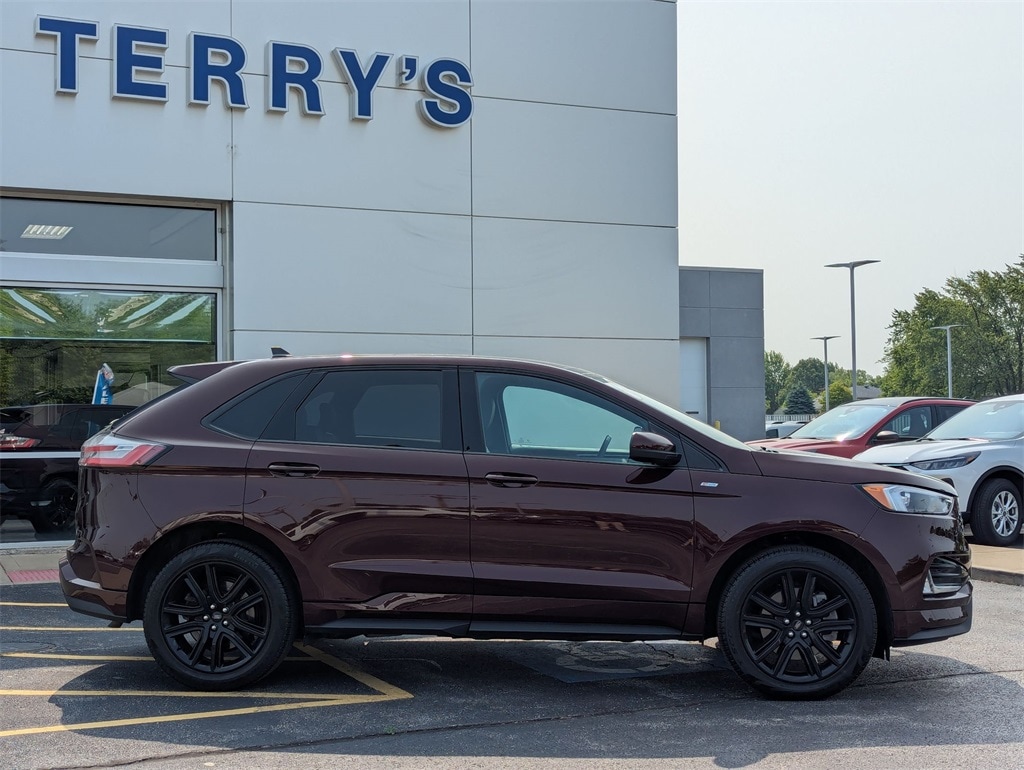 Used 2024 Ford Edge ST-Line with VIN 2FMPK4J99RBA23586 for sale in Peotone, IL