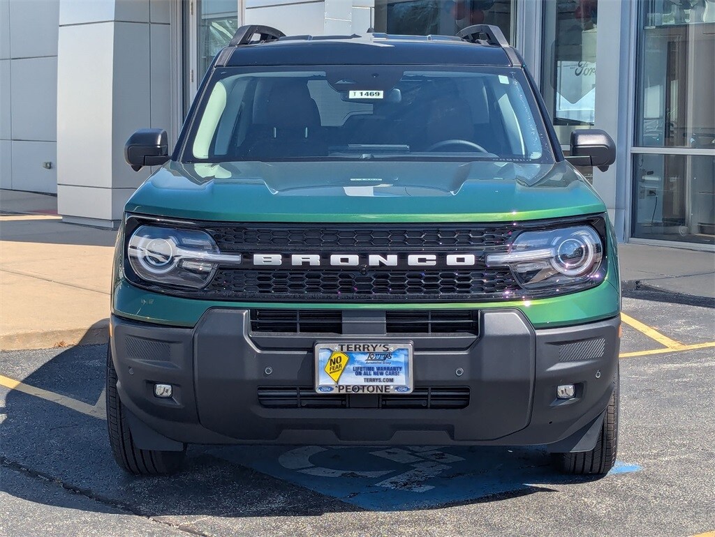 2025 Ford Bronco Sport Outer Banks photo 2
