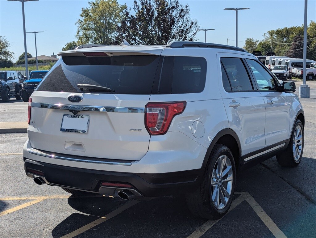 2018 Ford Explorer XLT photo 3