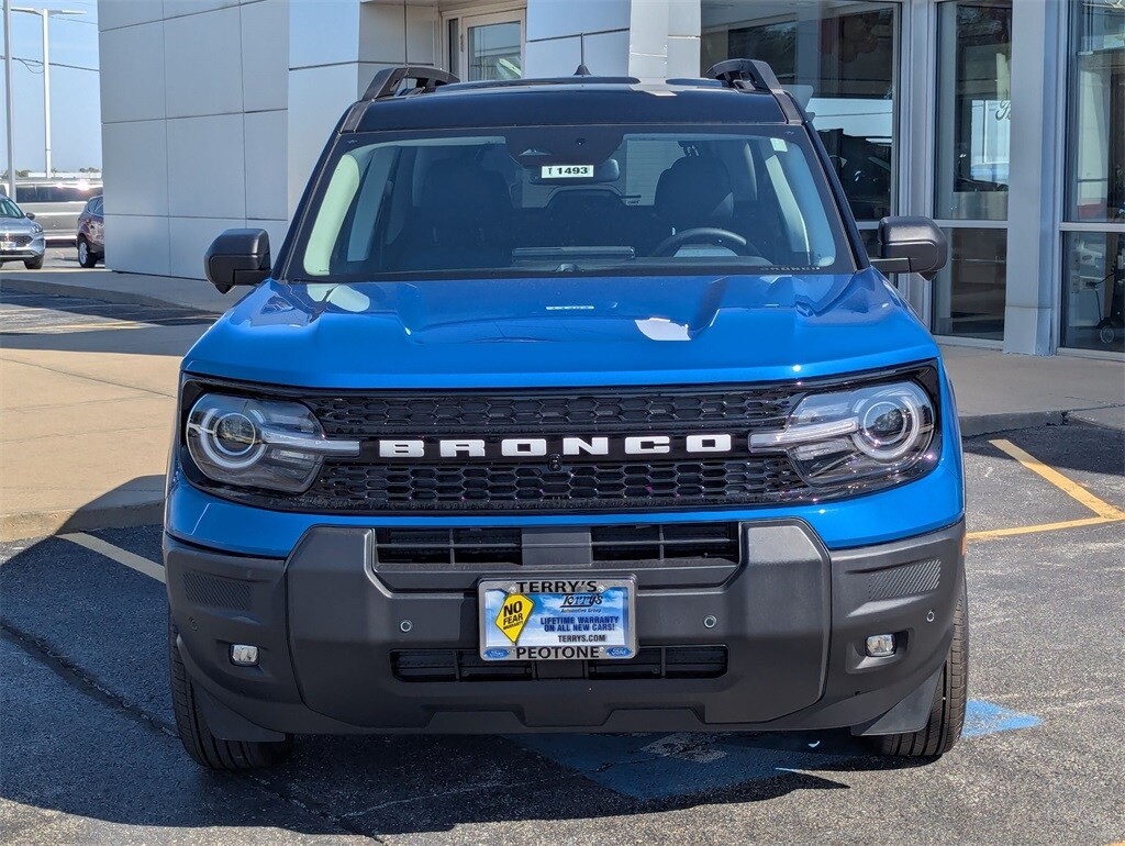 2025 Ford Bronco Sport Outer Banks photo 2