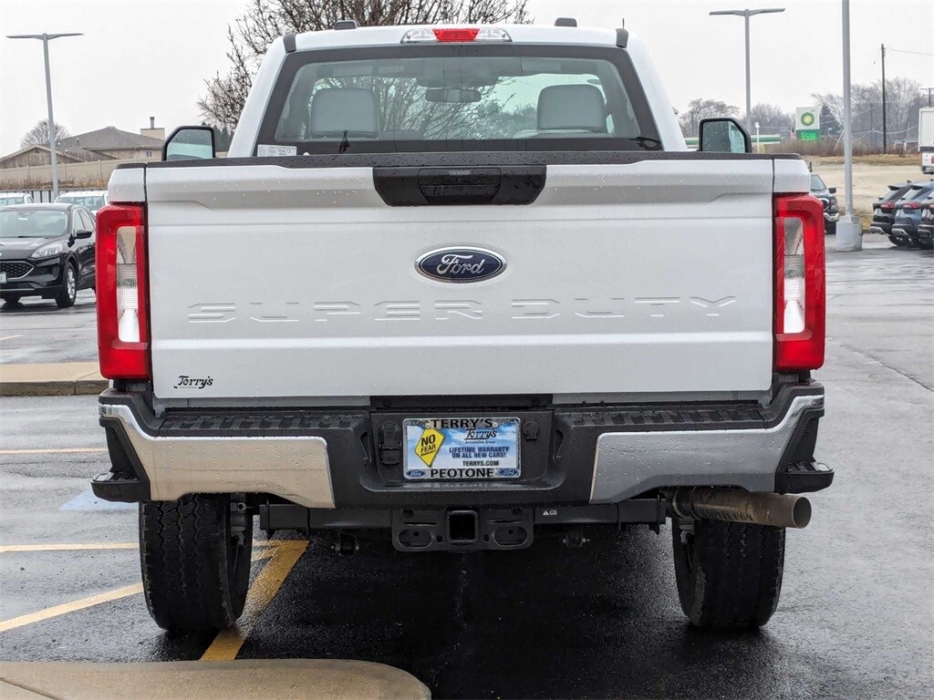 2024 Ford F-350 photo 3