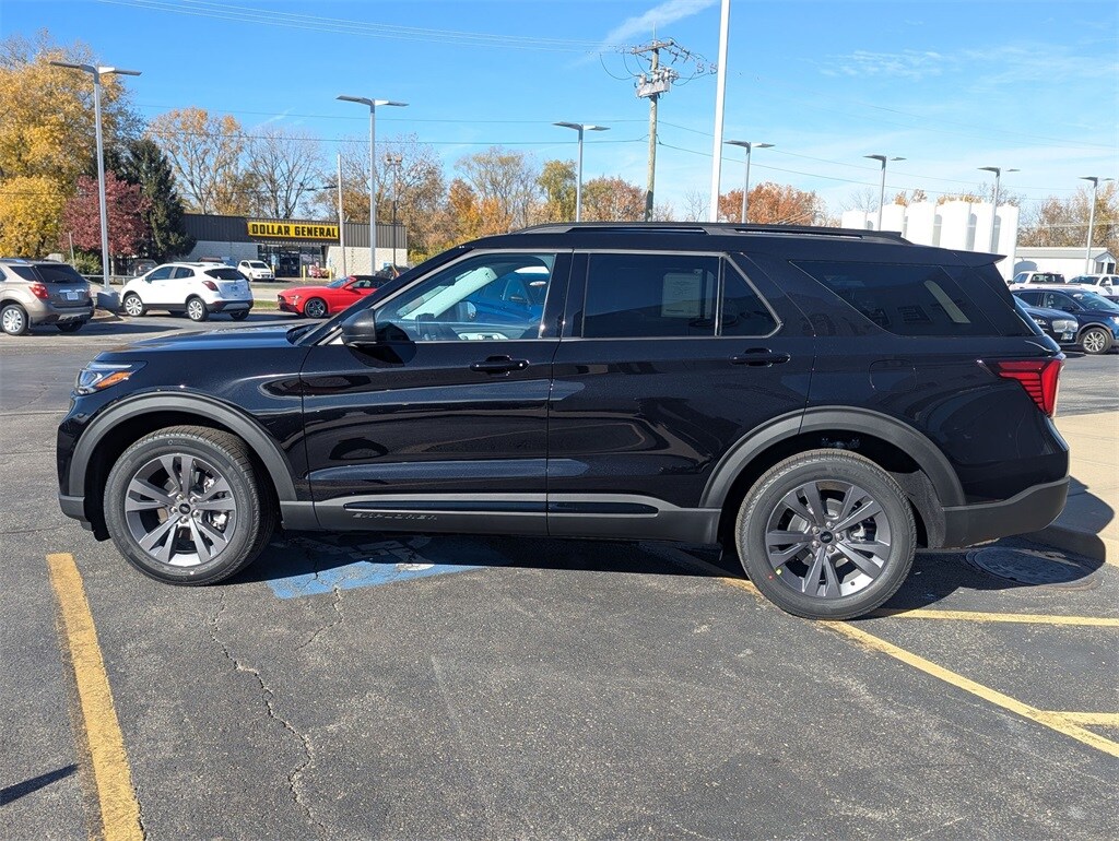 2026 Ford Explorer photo 3