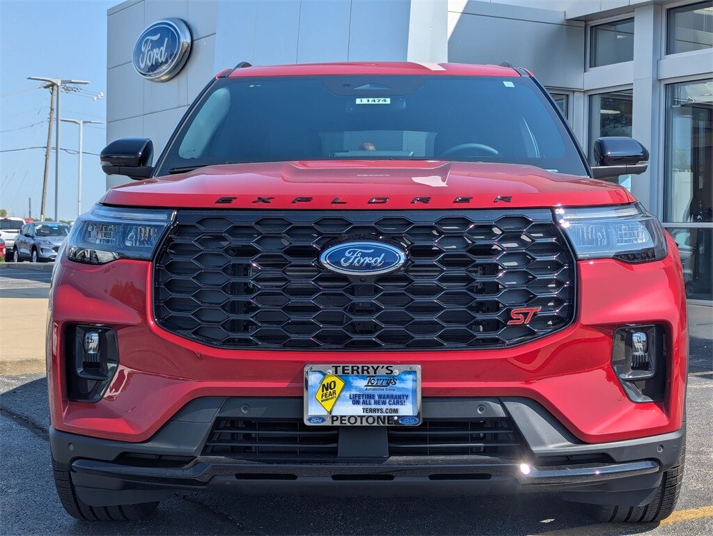 2025 Ford Explorer ST photo 2