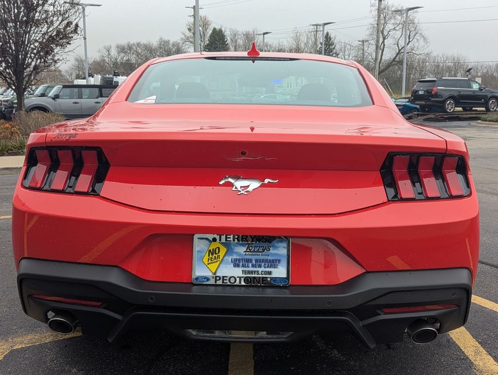 2026 Ford Mustang EcoBoost Fastback - Photo 4