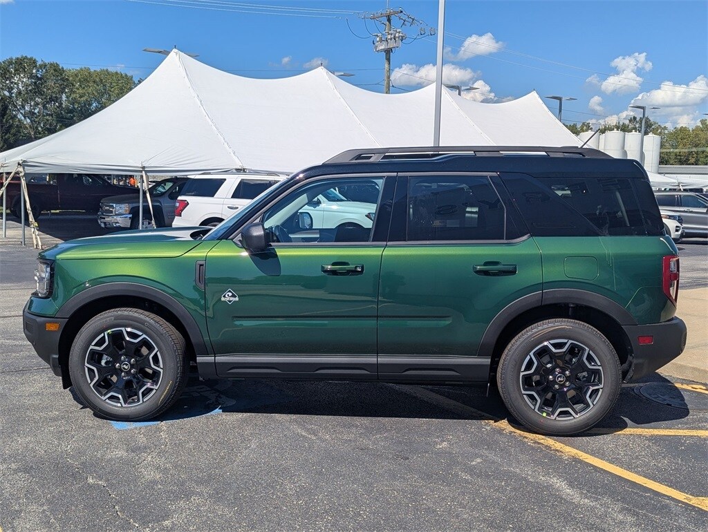 2025 Ford Bronco Sport Outer Banks photo 3