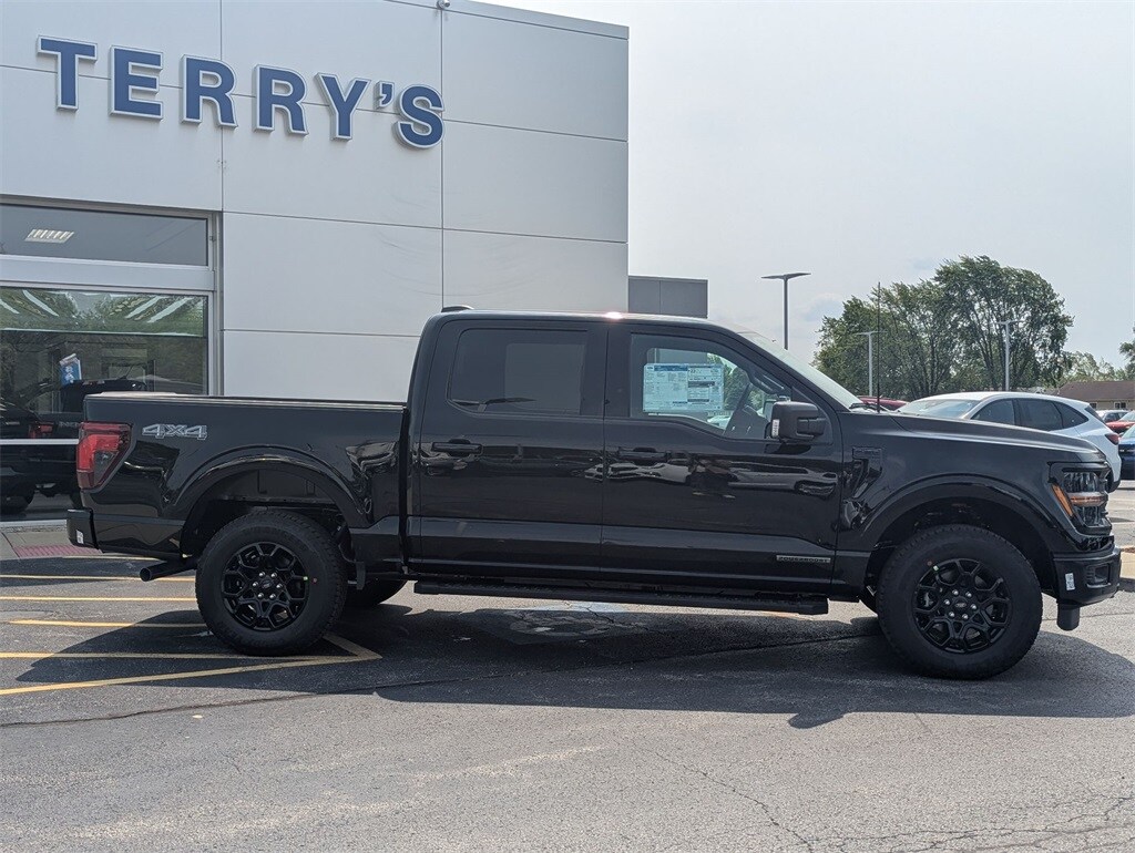 2025 Ford F-150 XLT photo 2