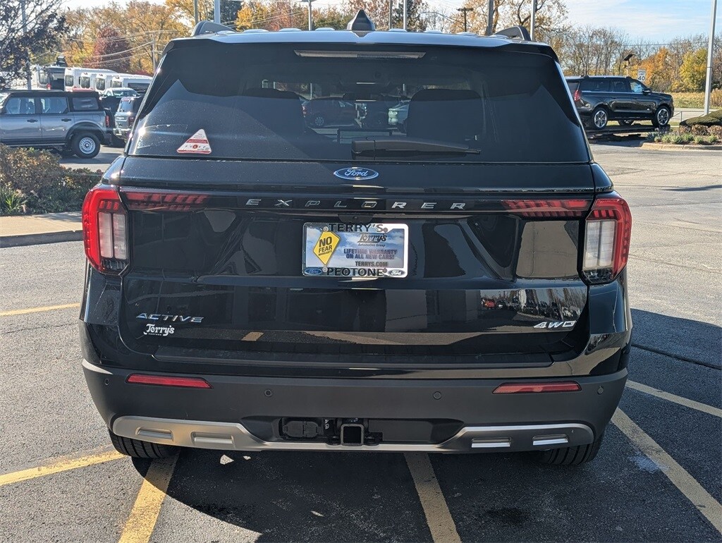 2026 Ford Explorer photo 4