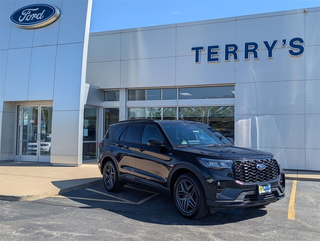 2025 Ford Explorer ST-LINE's photo