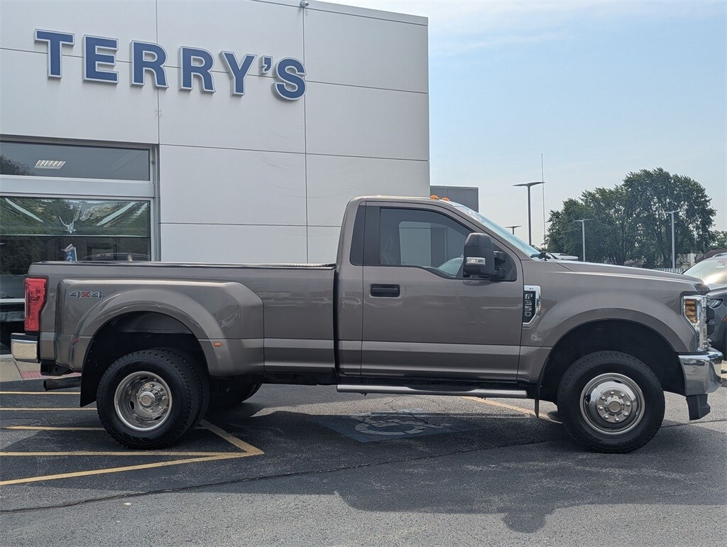 2019 Ford F-350 XL photo 2
