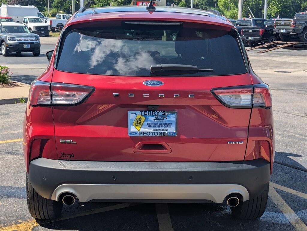 2022 Ford Escape SEL photo 4
