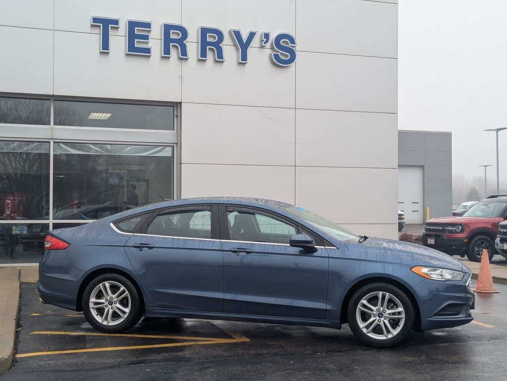 Used 2018 Ford Fusion SE Sedan