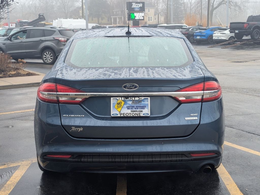 Used 2018 Ford Fusion SE Sedan