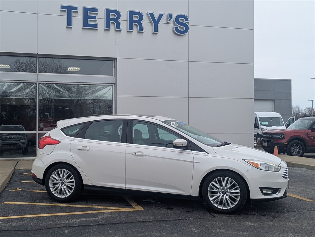 Used 2017 Ford Focus Titanium with VIN 1FADP3N27HL348659 for sale in Peotone, IL