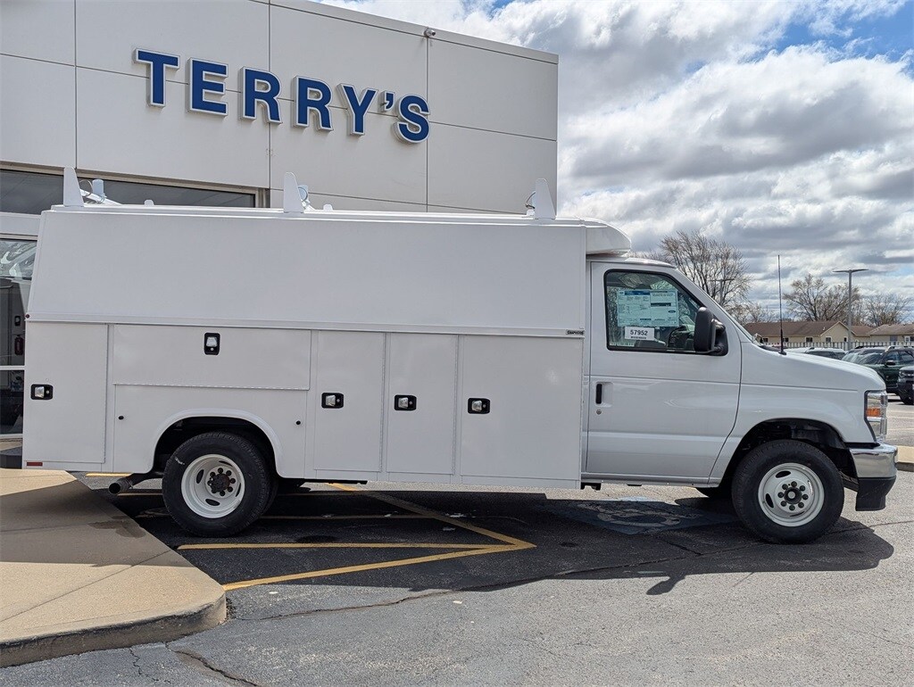2025 Ford E-350 Base photo 3