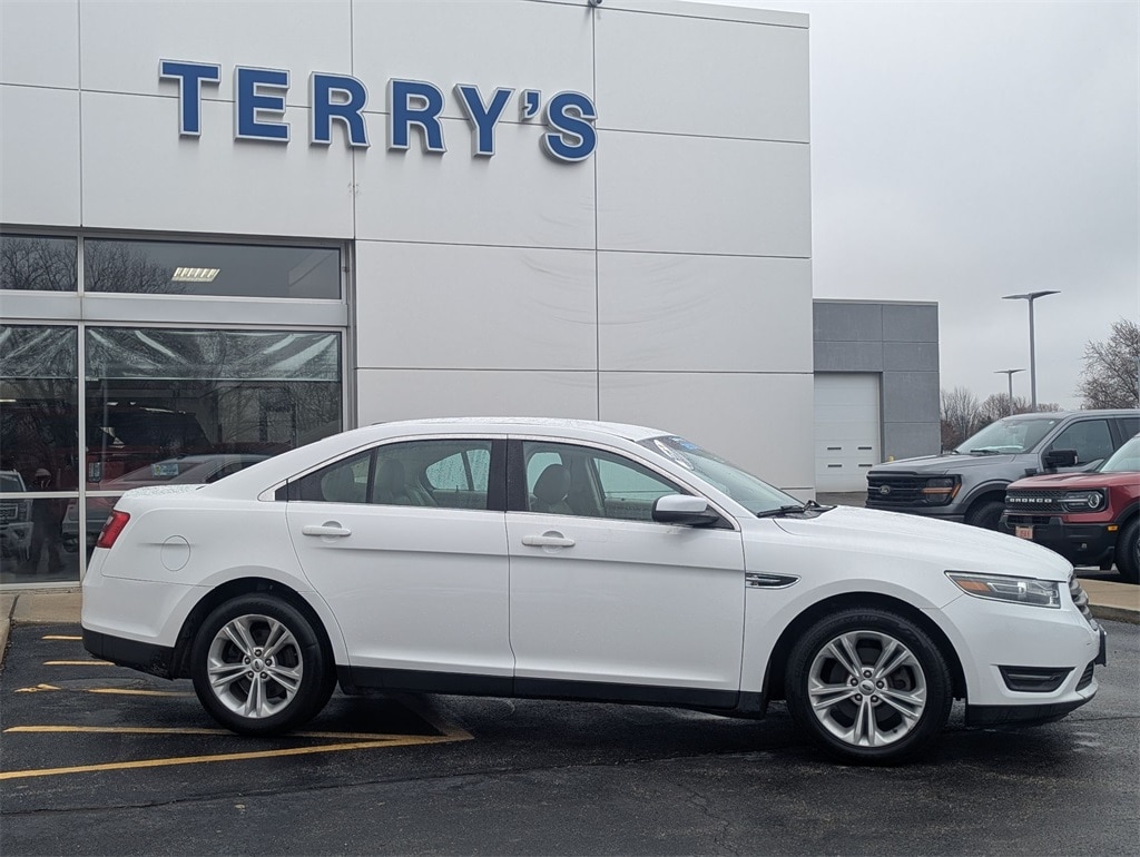 Used 2018 Ford Taurus SEL Sedan