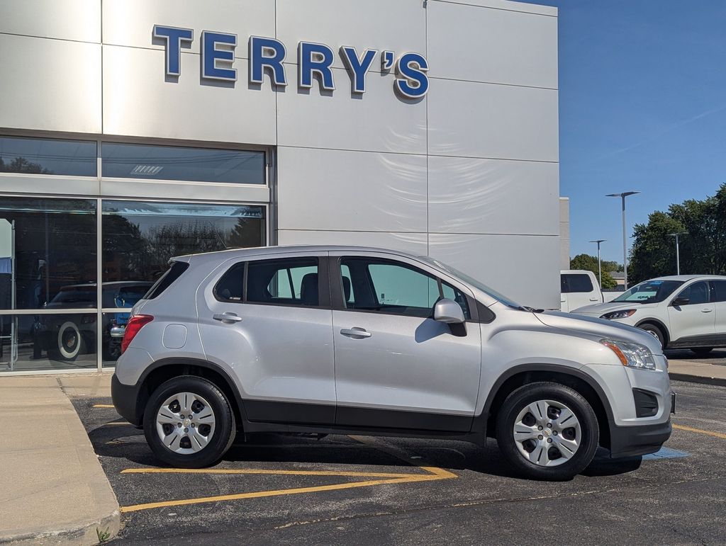 Used 2016 Chevrolet Trax LS with VIN 3GNCJKSB7GL250361 for sale in Peotone, IL