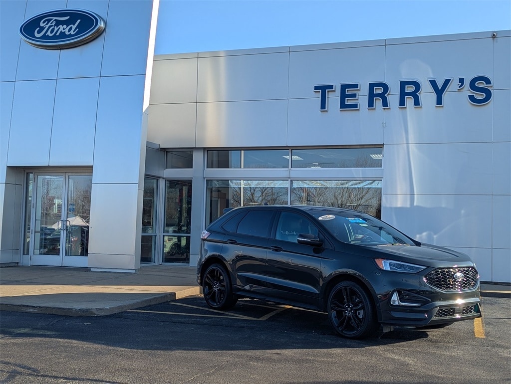2022 Ford Edge ST's photo