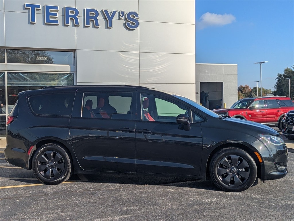 Used 2020 Chrysler Pacifica Hybrid Limited Minivan/Van