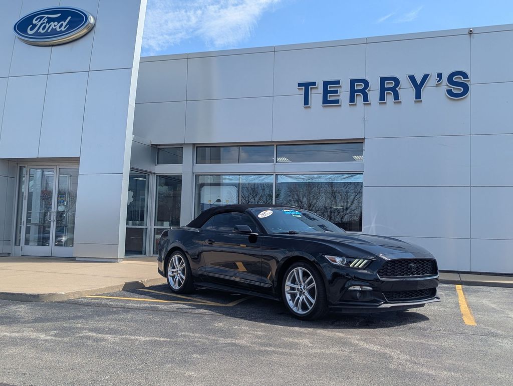 2016 Ford Mustang EcoBoost Convertible Premium's photo