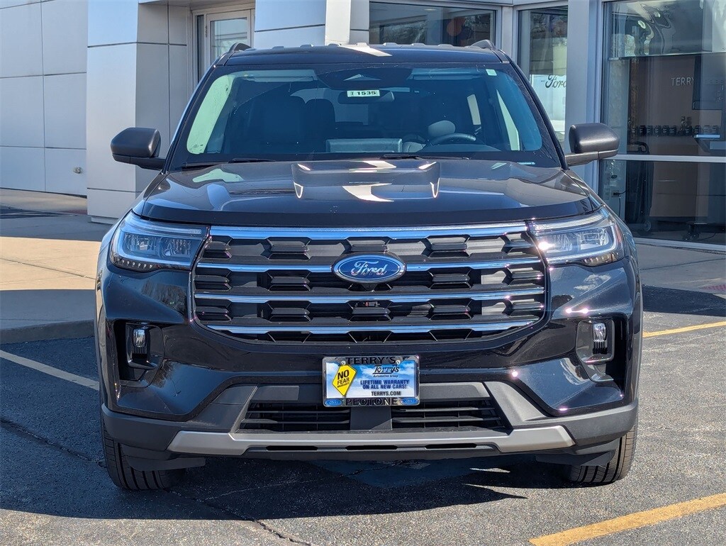 2026 Ford Explorer photo 2