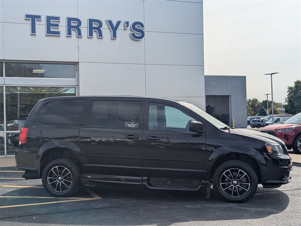 2016 Dodge Grand Caravan SXT photo 2