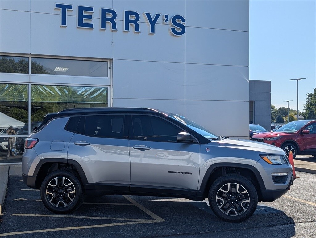 2020 Jeep Compass Trailhawk photo 2