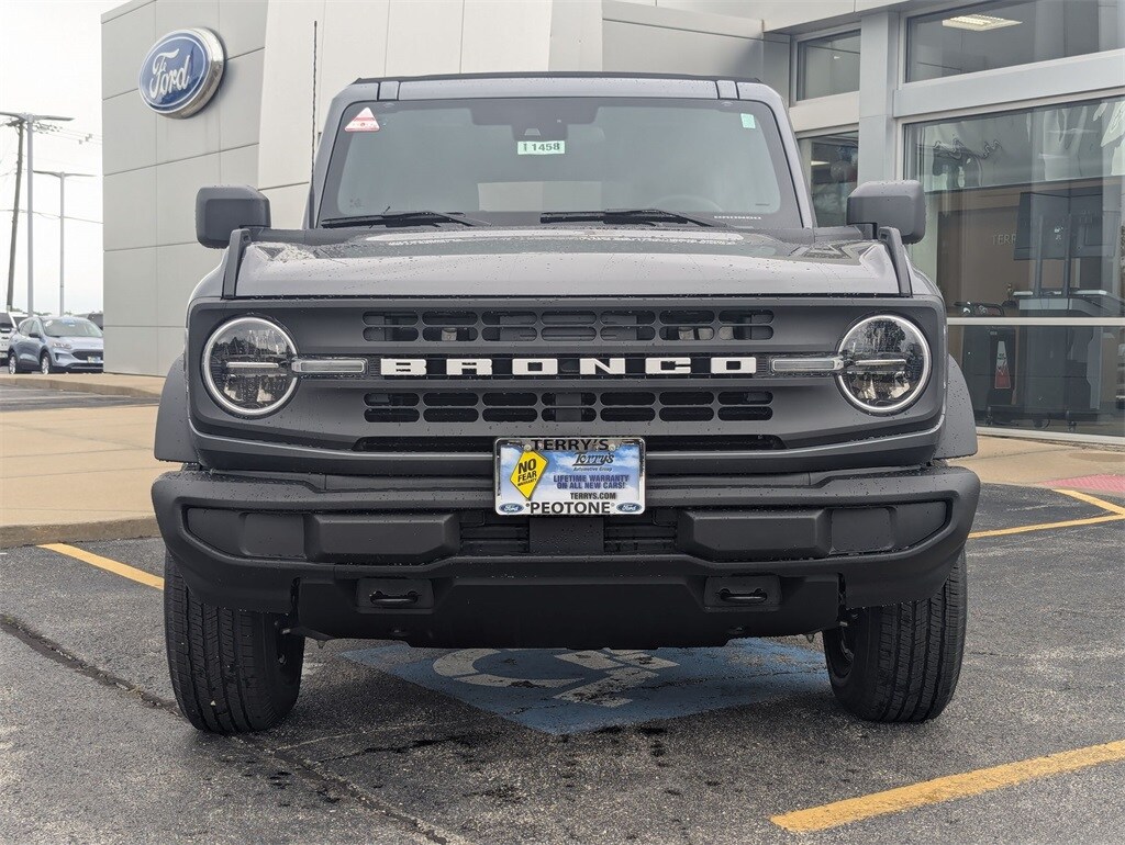 2025 Ford Bronco Base photo 2