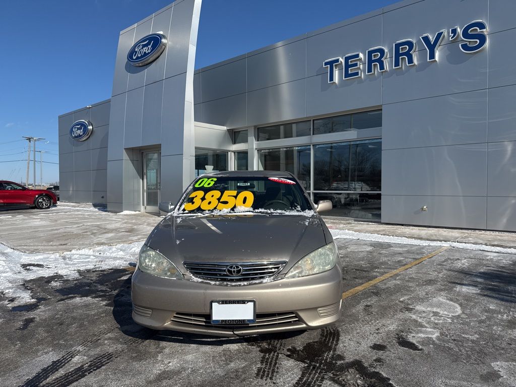 Used 2006 Toyota Camry LE with VIN 4T1BE32K66U149116 for sale in Peotone, IL