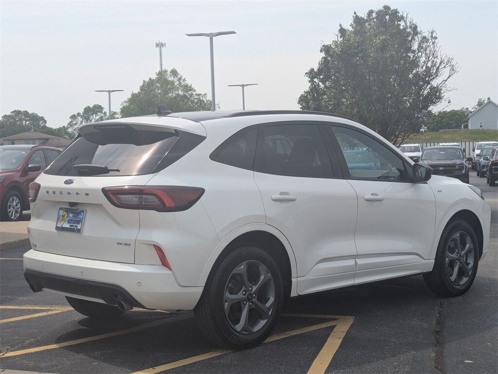 2023 Ford Escape ST-Line photo 3