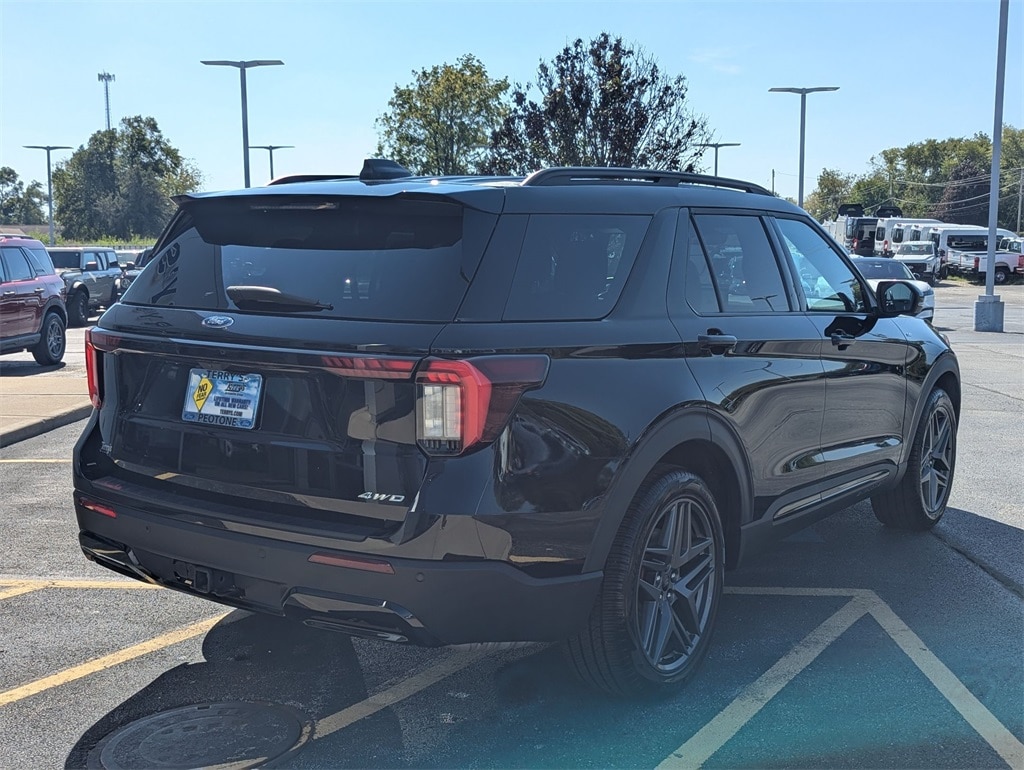 Used 2025 Ford Explorer ST-Line SUV