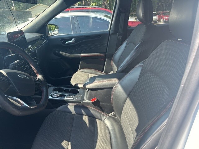 2023 Ford Escape ST-Line photo 3
