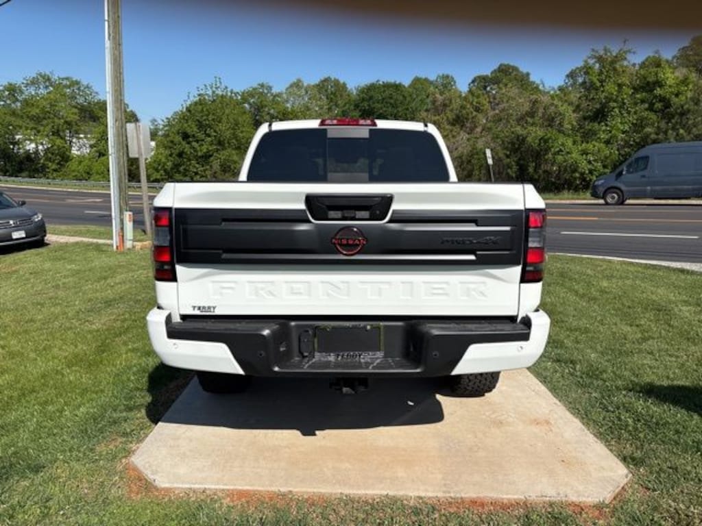 Used 2025 Nissan Frontier PRO-4X Truck