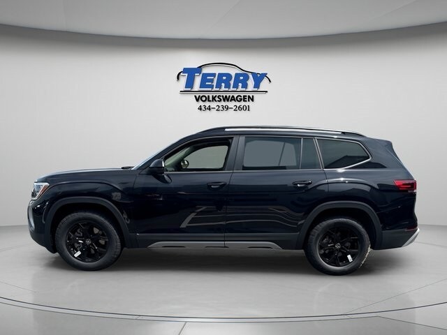 2024 Volkswagen Atlas Peak Edition SE Technology photo 3
