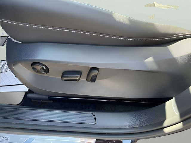 2026 Volkswagen Taos SEL - Photo 8