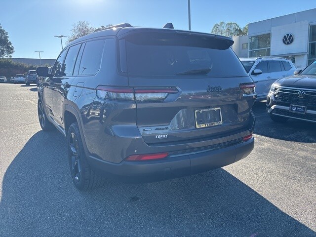 2022 Jeep Grand Cherokee Limited photo 2