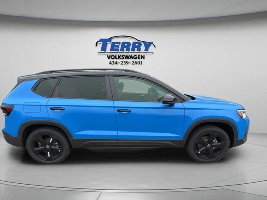 Used 2025 Volkswagen Taos 1.5T SE Black SUV