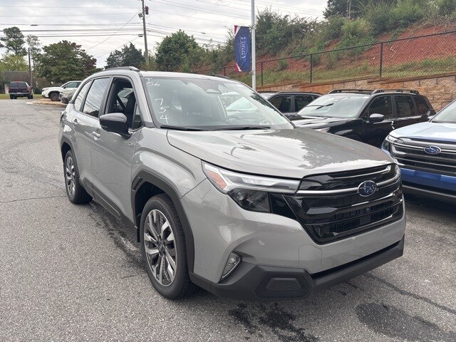 2025 Subaru Forester Touring photo 3