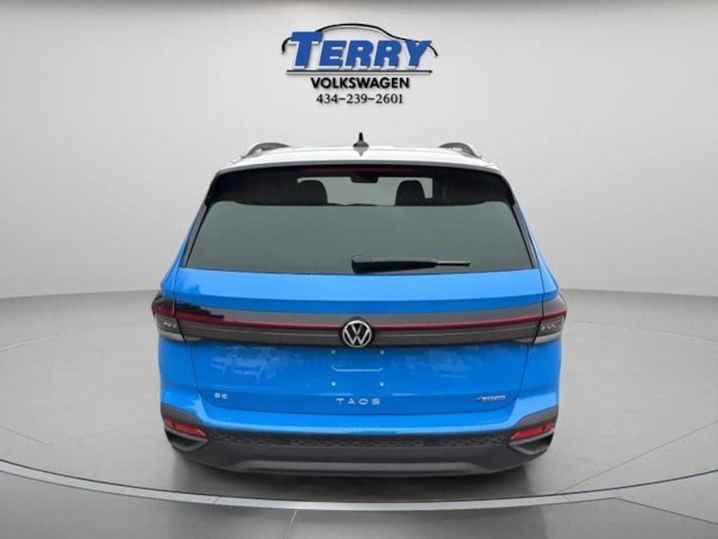 Used 2025 Volkswagen Taos 1.5T SE Black SUV