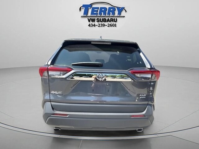 2022 Toyota RAV4 XLE Premium photo 4