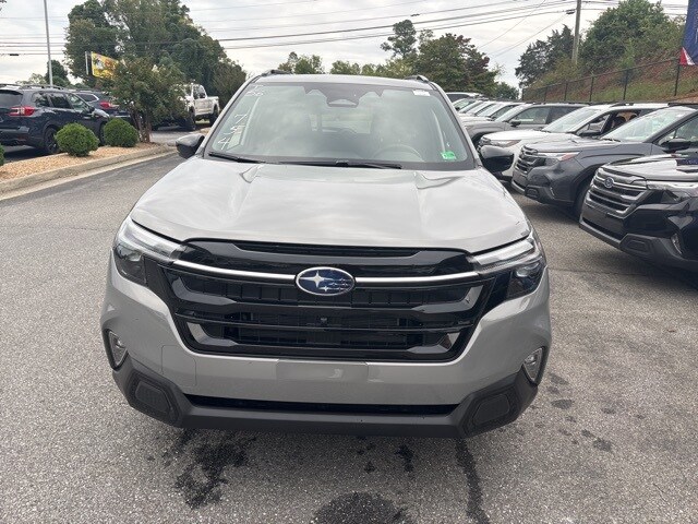 2025 Subaru Forester Touring photo 2