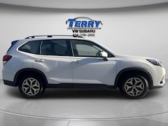 2024 Subaru Forester Premium SUV
