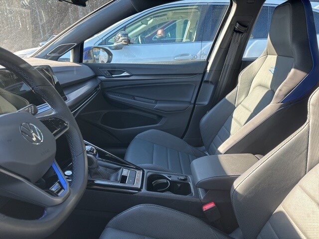 2023 Volkswagen Golf R photo 3