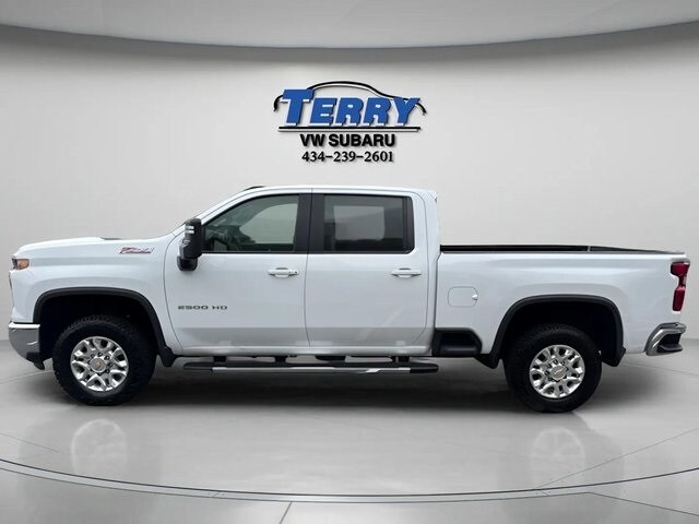 2024 Chevrolet Silverado 2500HD LT photo 2