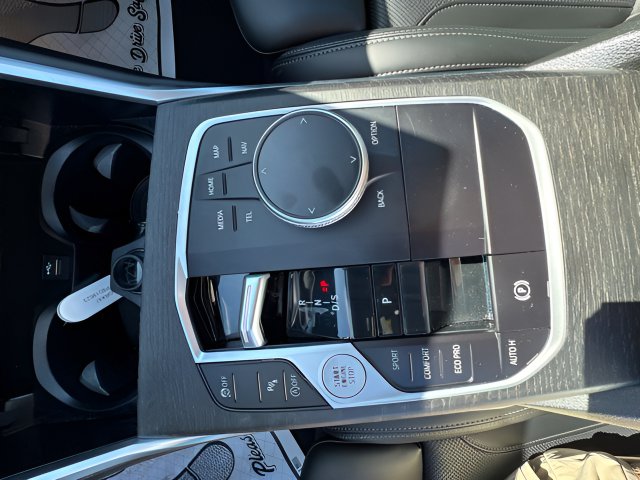 2023 BMW 3 Series 330i - Photo 7
