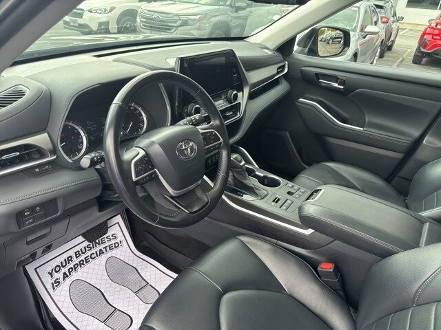 2023 Toyota Highlander XLE photo 4