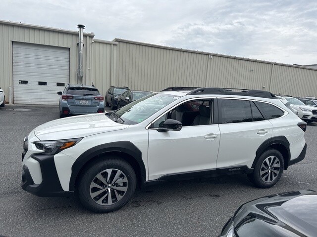 2025 Subaru Outback Premium photo 2