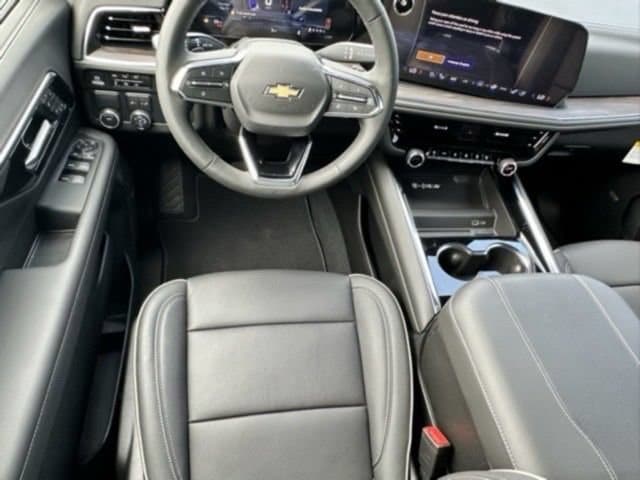 2025 Chevrolet Suburban Premier - Photo 8