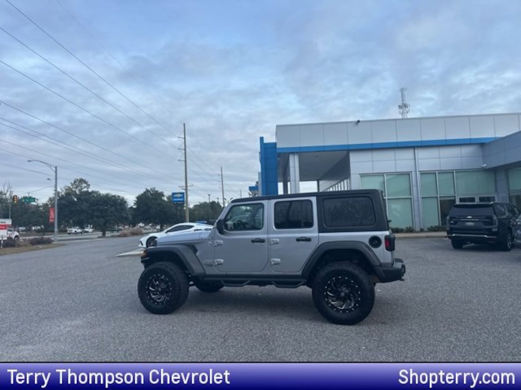 Used 2018 Jeep Wrangler Unlimited Sport S SUV